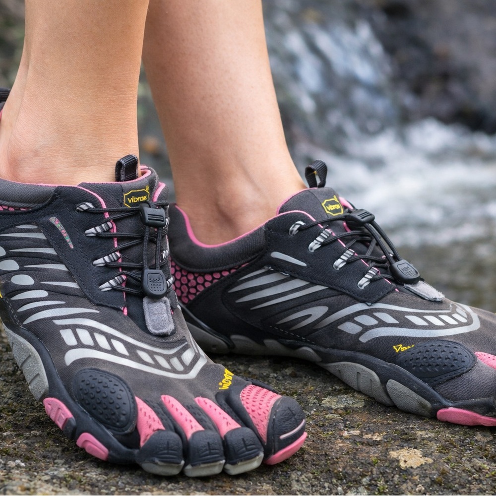 Vibram FiveFingers Barefoot Shoes KomodoSport  37 US 7 Black Pink Minimalist